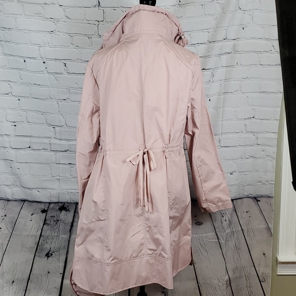 Cole Haan Packable Hooded Raincoat - Picture 5 of 11